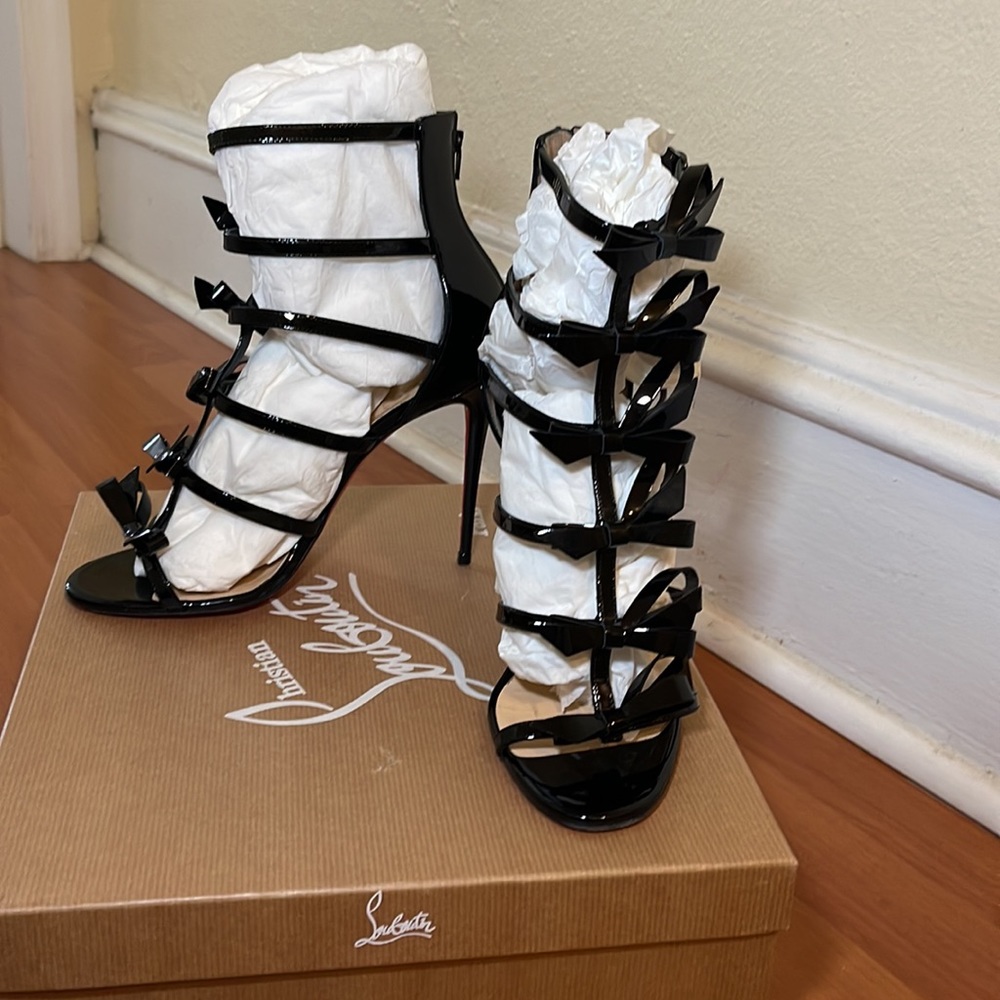 100% AUTHENTIC Girlish Strap Christian Louboutin’s